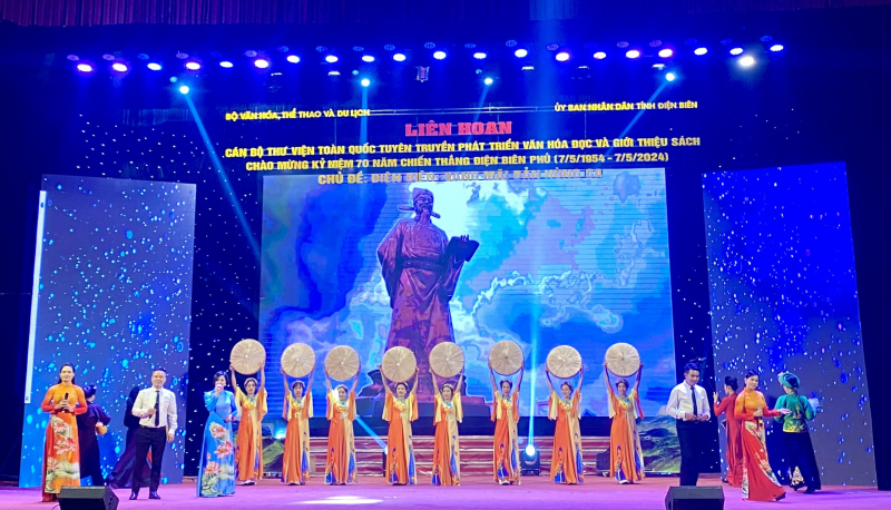Tưng bừng liên hoan “Điện Biên – Vang mãi bản hùng ca” -0