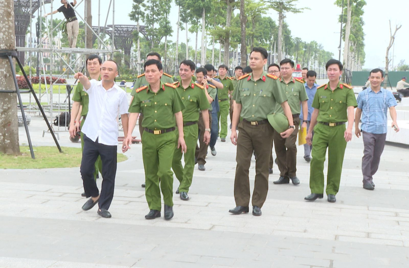 Hơn 1.150 Công an bảo đảm ANTT khai mạc du lịch biển Sầm Sơn -0