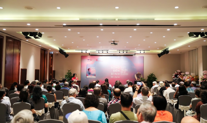 Ra mắt tự truyện “Sống đến bình minh”của nhà báo, nhà văn Trần Mai Hạnh -0