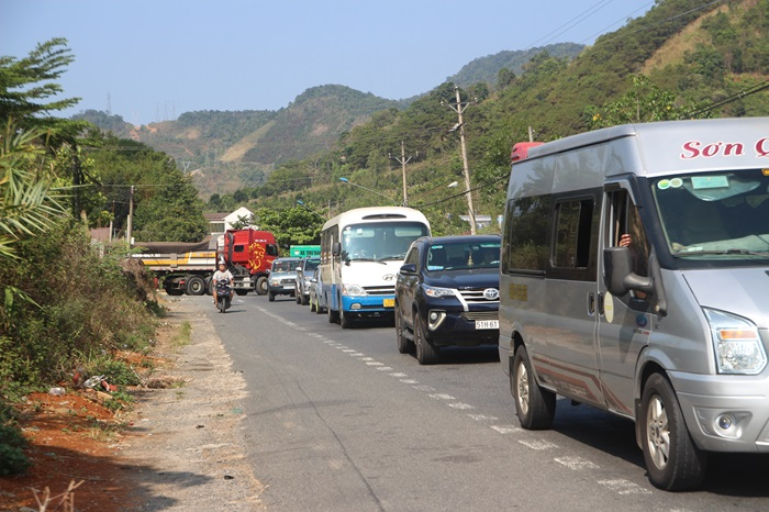 Tuần tra 24/24h ở Quốc lộ 20 trong dịp lễ -0