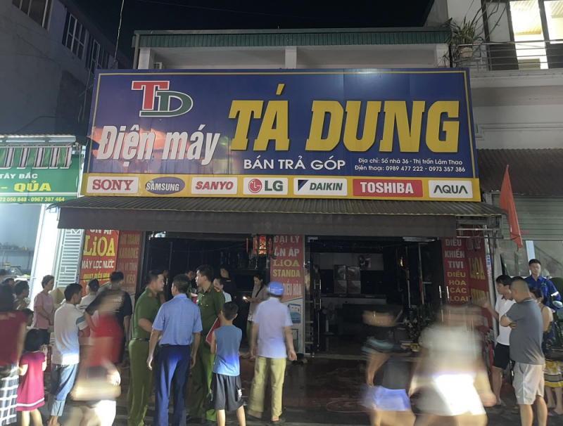 Công an tỉnh Phú Thọ cứu thành công một nạn nhân mắc kẹt trong đám cháy -0