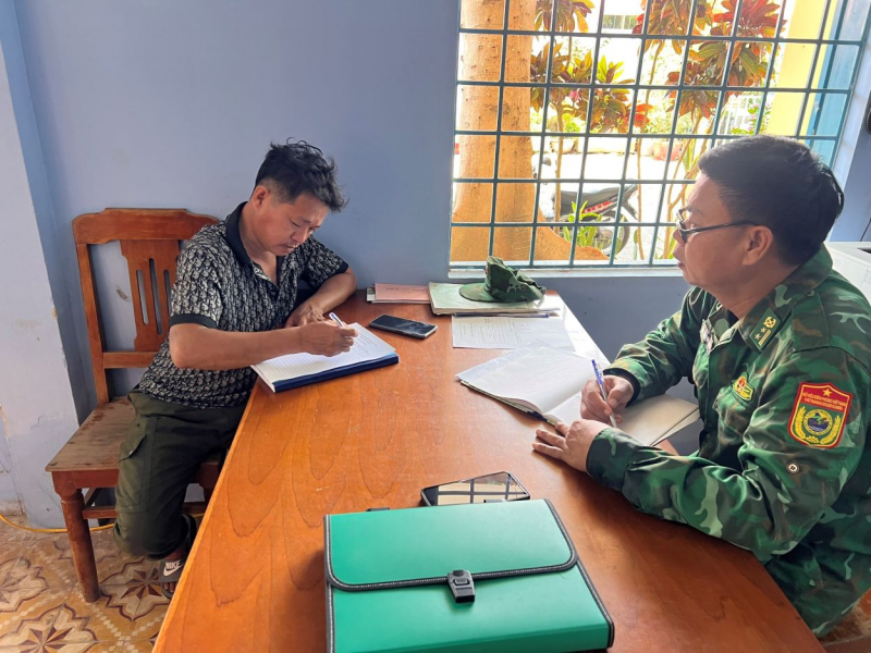 Tiềm ẩn rủi ro từ việc cải hoán tàu cá thành phương tiện “du lịch chui” chở  du khách xung quanh bán đảo Sơn Trà -0