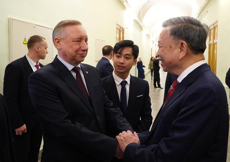 Minister To Lam meets Russian senior officials -0