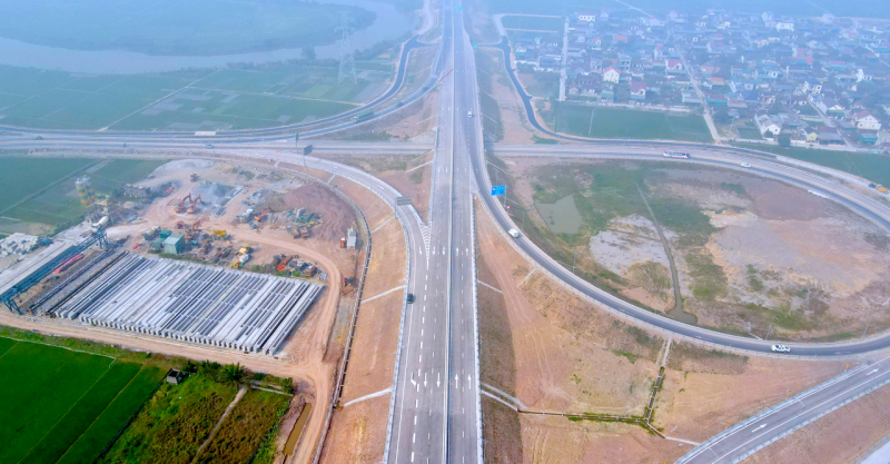 Ngắm vẻ đẹp kỳ vĩ của cao tốc Diễn Châu – Bãi Vọt trước ngày thông xe -0