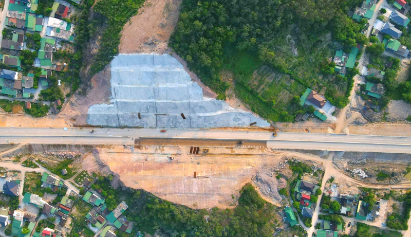 Ngắm vẻ đẹp kỳ vĩ của cao tốc Diễn Châu – Bãi Vọt trước ngày thông xe -0