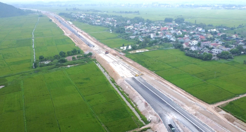 Ngắm vẻ đẹp kỳ vĩ của cao tốc Diễn Châu – Bãi Vọt trước ngày thông xe -0