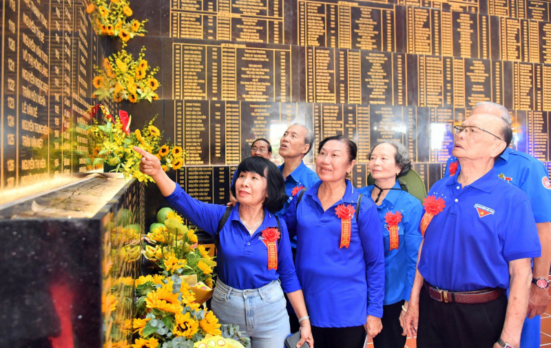 Khánh thành Đền thờ Anh hùng Liệt sĩ lực lượng vũ trang nhân dân và Thanh niên xung phong hy sinh trên tuyến đường 1C -0