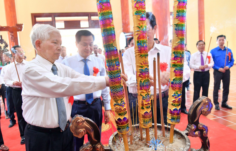 Khánh thành Đền thờ Anh hùng Liệt sĩ lực lượng vũ trang nhân dân và Thanh niên xung phong hy sinh trên tuyến đường 1C -0