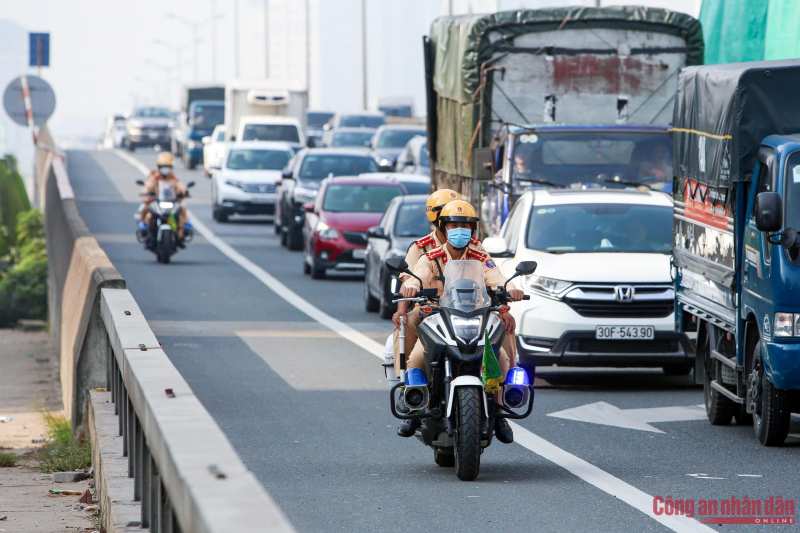 Cho phép phương tiện tạm thời đi vào làn khẩn cấp trên đường Vành đai 3 -0