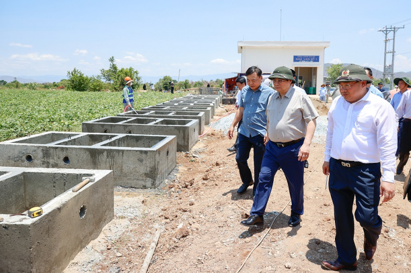 Thủ tướng Phạm Minh Chính kiểm tra, chỉ đạo công tác chống hạn tại Ninh Thuận -0