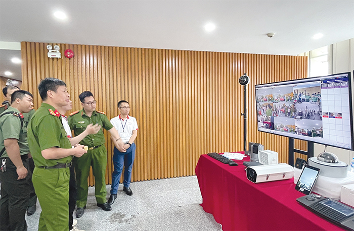 Trang 14 ĐB: Phát triển Công nghiệp an ninh đáp ứng yêu cầu công tác và chiến đấu -0