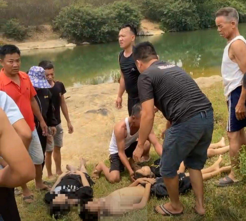 Rủ nhau ra suối tắm, 3 học sinh đuối nước thương tâm  -0