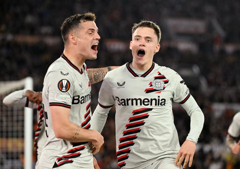 Đánh bại AS Roma, Leverkusen