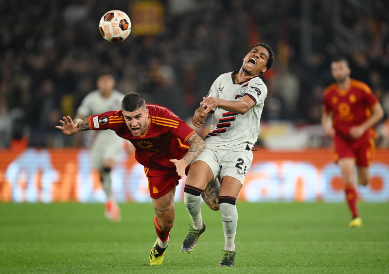Đánh bại AS Roma, Leverkusen