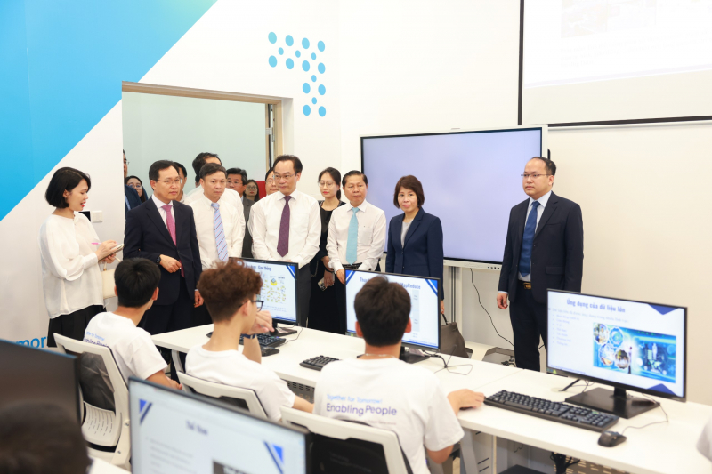 Khởi động chương trình đào tạo 50.000 kỹ sư ngành bán dẫn đến năm 2030 -0