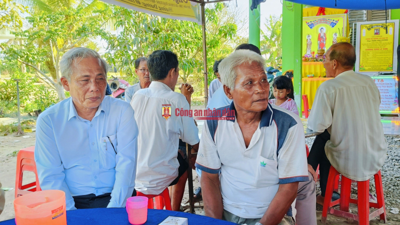 Người vợ nghẹn ngào kể lại khi nhìn thấy thi thể chồng -0