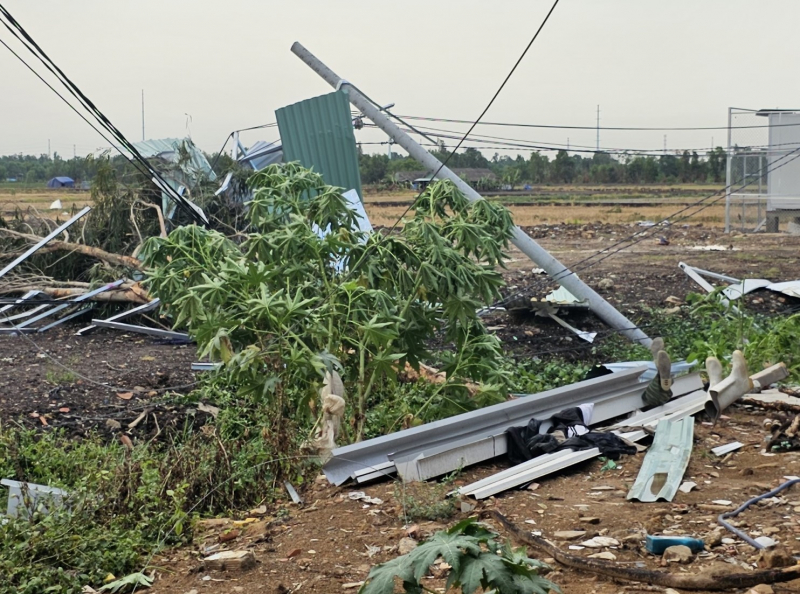 Nhiều sự cố trong những cơn mưa đầu mùa tại TP Hồ Chí Minh -1