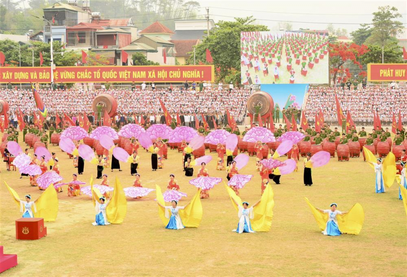 Drill to celebrate 70th Anniversary of the Dien Bien Phu Victory held -2
