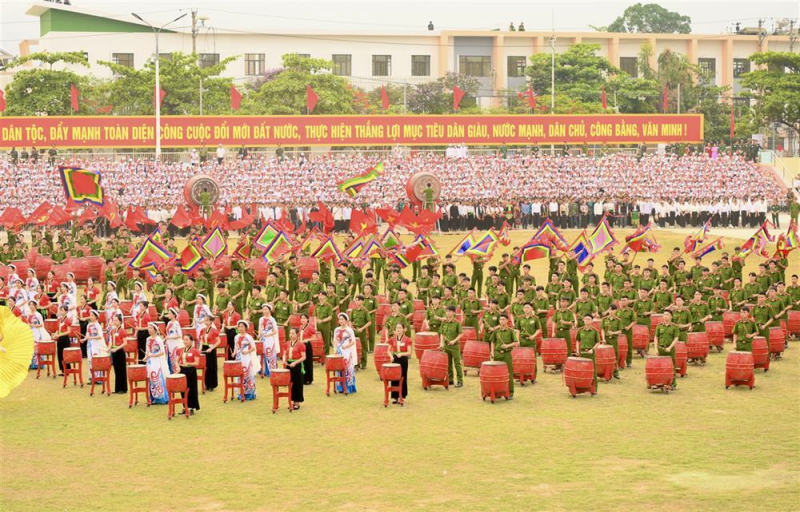 Drill to celebrate 70th Anniversary of the Dien Bien Phu Victory held -3