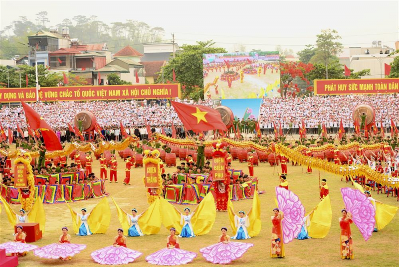 Drill to celebrate 70th Anniversary of the Dien Bien Phu Victory held -4