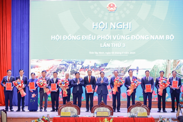 Thủ tướng: 5 cụm từ khóa để Đông Nam Bộ tiếp tục phát huy vai trò “Thành đồng Tổ quốc” -0