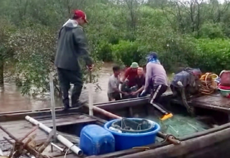 Sét đánh lật thuyền trên sông Chanh, 2 vợ chồng thương vong -0