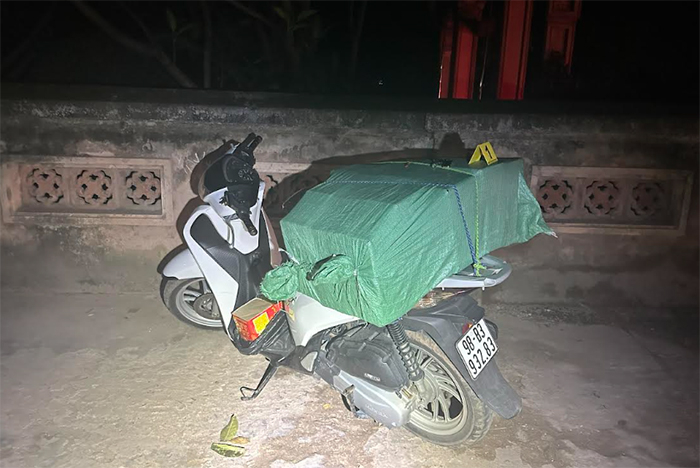 Bắt giữ 2 đối tượng vận chuyển, mua bán trái phép hơn 120 kg pháo nổ -0