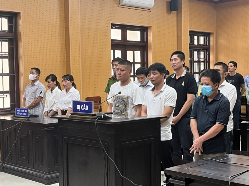 Nhận hối lộ để làm giả kết quả giám định pháp y, giúp nhiều người