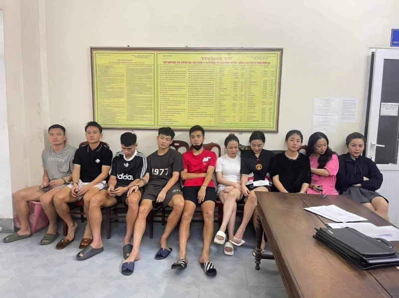 Tạm giữ 5 cầu thủ CLB bóng đá Hồng Lĩnh Hà Tĩnh sử dụng ma túy - Báo Công  an Nhân dân điện tử