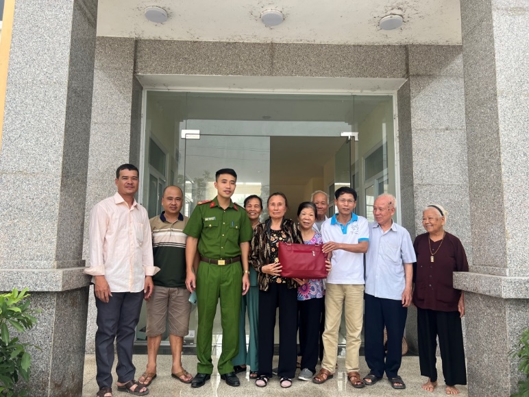 Công an xã kịp thời ngăn chặn vụ việc lừa đảo, chiếm đoạt 300 triệu đồng -0