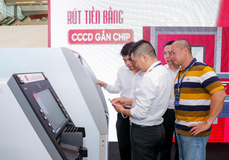 Agribank “trình diễn” 6 dịch vụ vượt trội tại sự kiện Chuyển đổi số ngành Ngân hàng năm 2024 -0