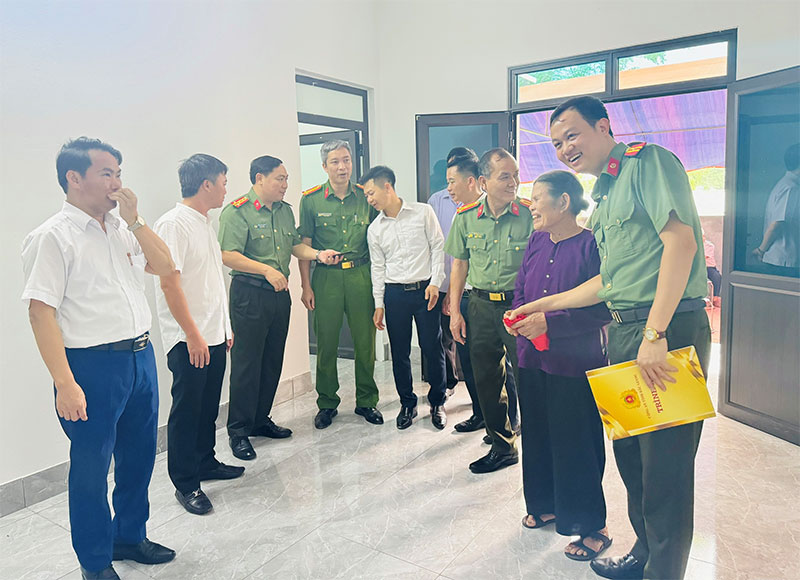 Khánh thành và bàn giao ngôi nhà “Mái ấm tình thương” -0