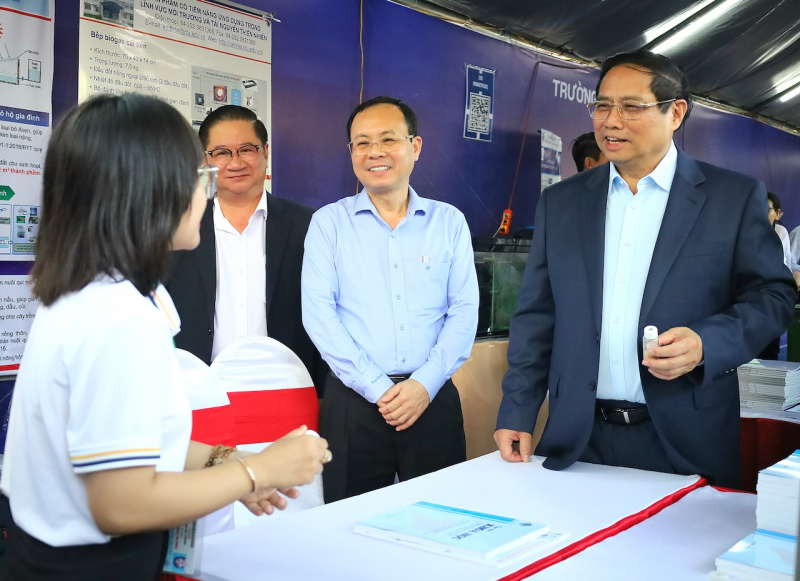 Thủ tướng khích lệ thế hệ trẻ 