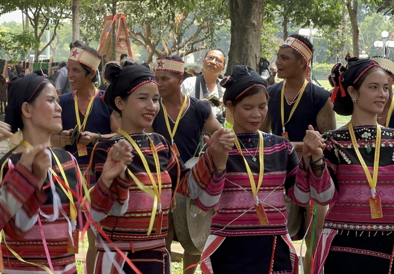 Vũ điệu của cội nguồn -0