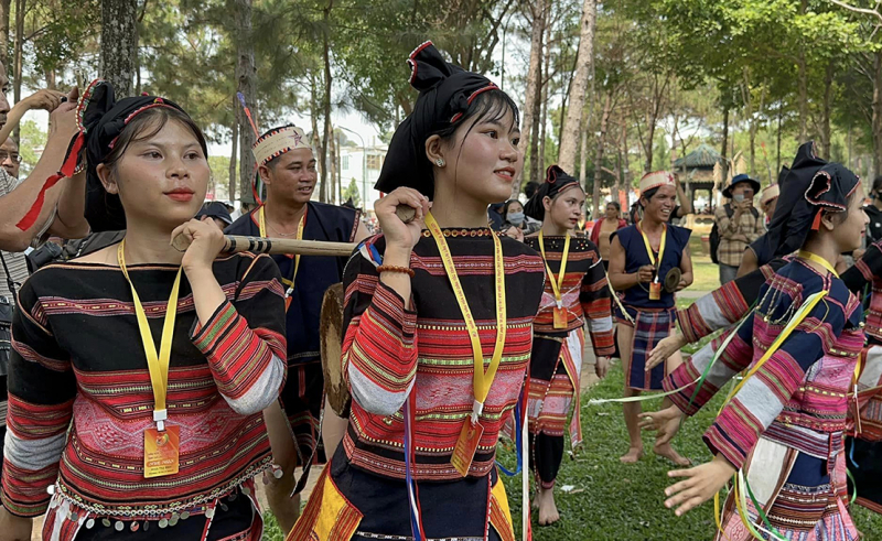 Vũ điệu của cội nguồn -1