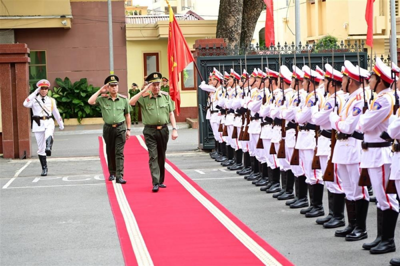 Minister To Lam works with Hai Phong Municipal Police Department -0
