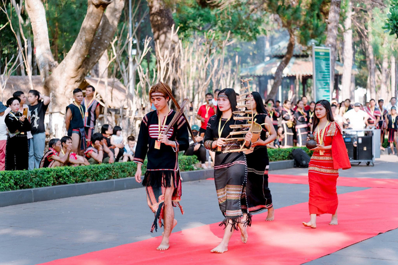 Vũ điệu của cội nguồn -0