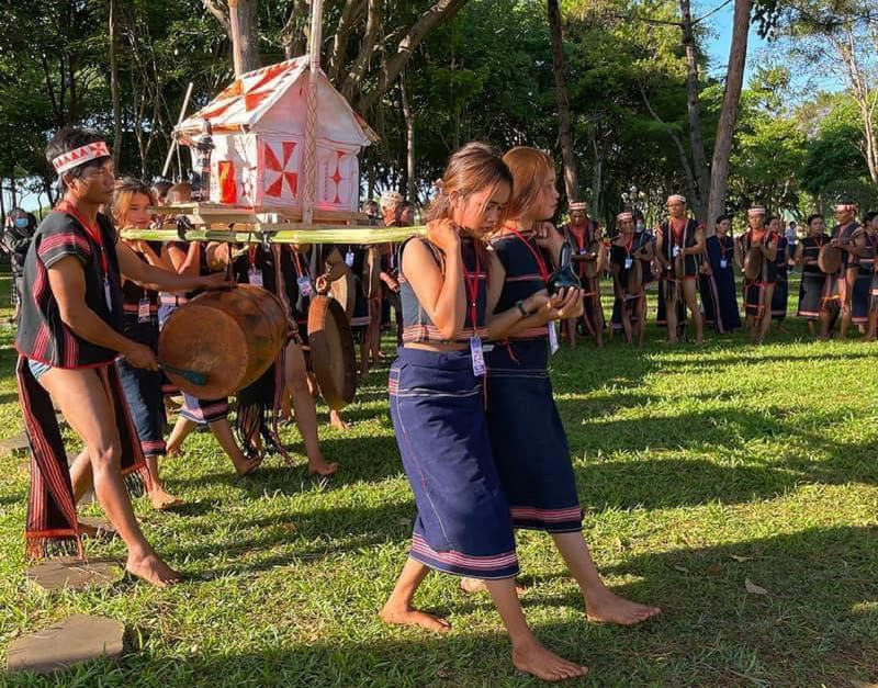 Vũ điệu của cội nguồn -0