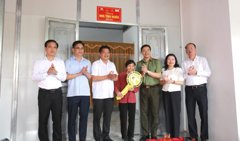 Hà Tĩnh khánh thành 1.000 ngôi nhà từ nguồn kinh phí hỗ trợ của Bộ Công an -0