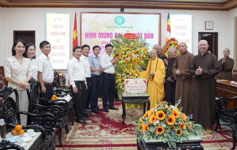 Công an tỉnh Thừa Thiên Huế chúc mừng Đại lễ Phật đản năm 2024 -0