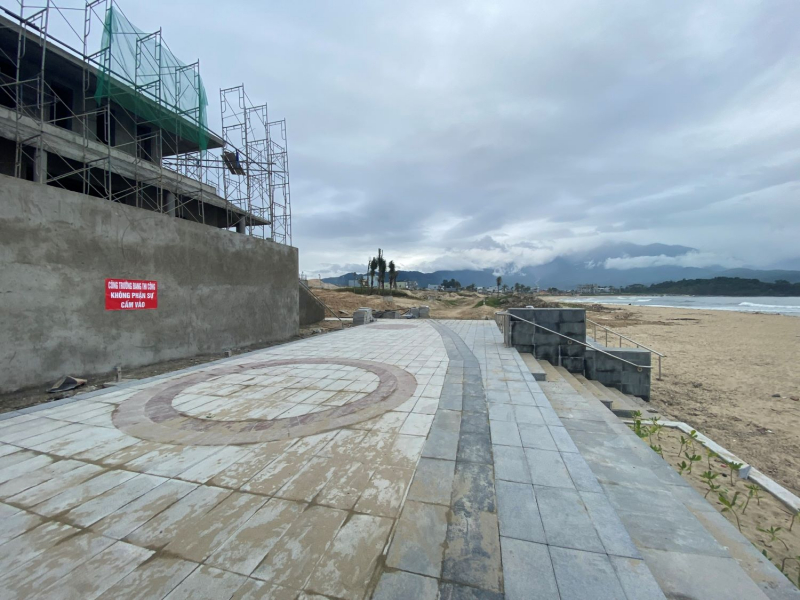 Đà Nẵng ngăn chặn doanh nghiệp thi công công trình du lịch gây ảnh hưởng nghiêm trọng hành lang an toàn đường sắt  -0