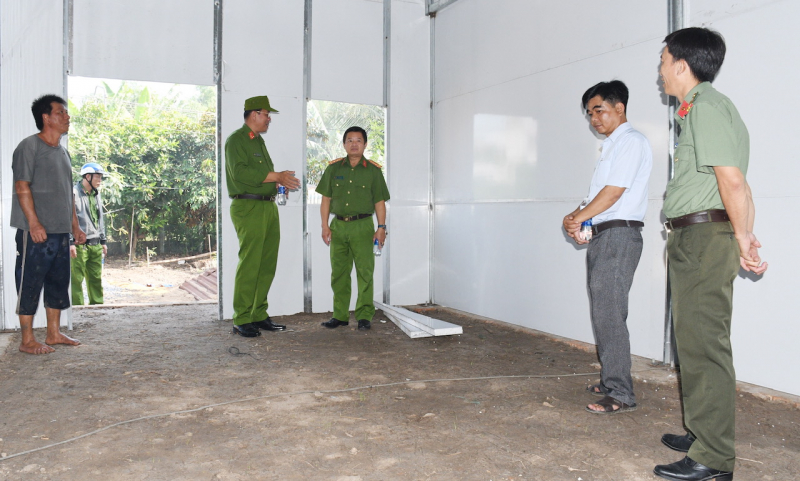 CBCS Công an Trà Vinh chung tay xây dựng nhà ở tặng người nghèo -2