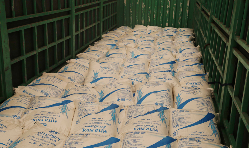 Phát hiện xe đầu kéo chở 32 tấn đường cát không có hóa đơn chứng từ -1