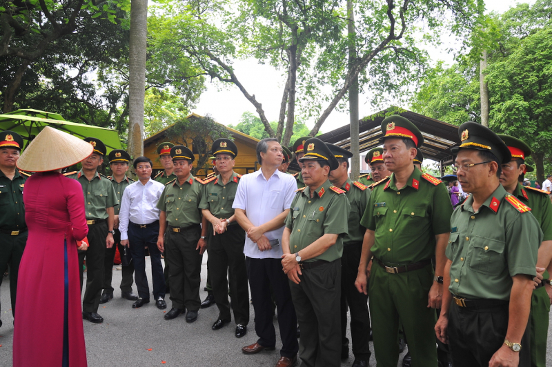 Bộ Tư lệnh Bảo vệ Lăng Chủ tịch Hồ Chí Minh và Công an thành phố Cần Thơ ký kết quy chế phối hợp -1
