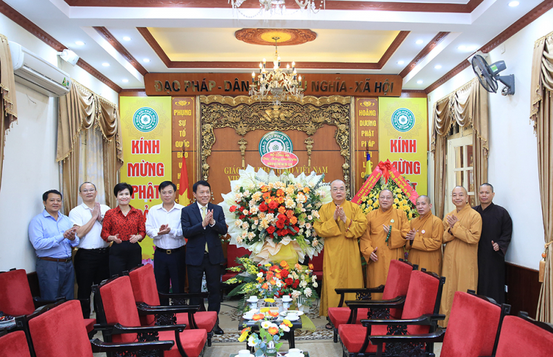 Lãnh đạo Bộ Công an chúc mừng Lễ Phật đản 2024 -0