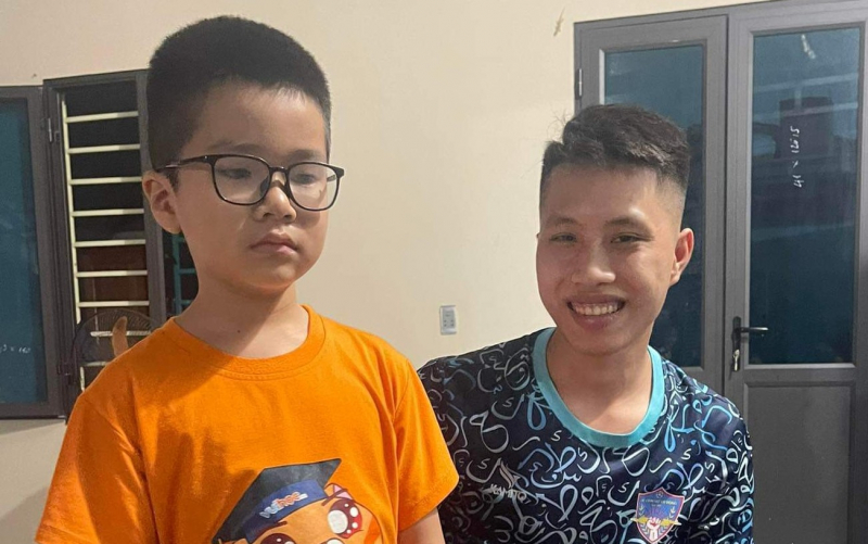 Trung sĩ Công an kịp thời cứu giúp cháu bé đuối nước -0