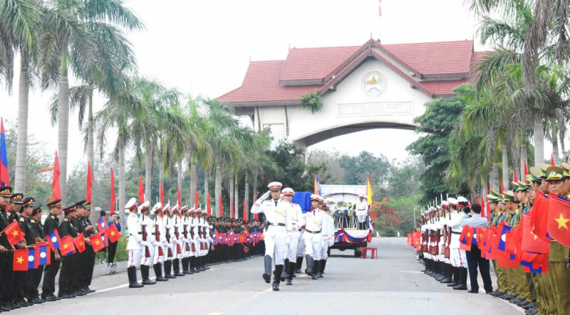 Đón nhận 12 hài cốt liệt sĩ ở Lào về nước -0