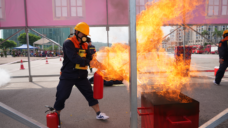 Các tổ liên gia ở Cao Bằng thi phòng cháy, chữa cháy -0