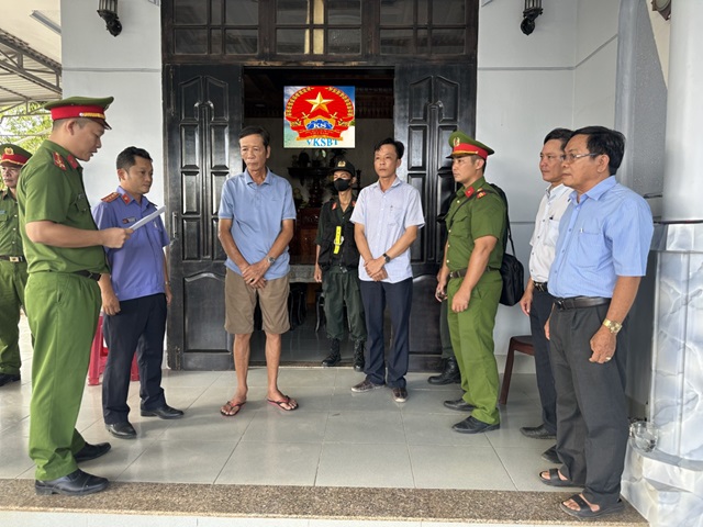 Phó giám đốc Trung tâm phát triển quỹ đất bị bắt vì bao che “cát tặc” -0