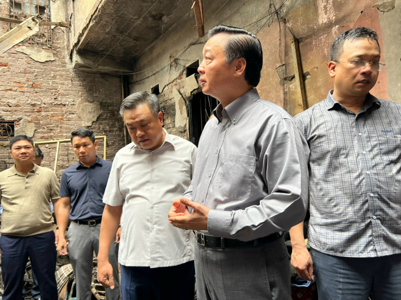 Phó Thủ tướng Trần Hồng Hà trực tiếp đến hiện trường vụ cháy để chỉ đạo PCCC, cứu nạn cứu  -1